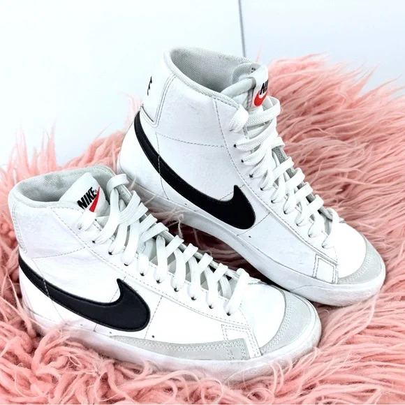 Nike Blazer Mid ‘77 SE Shoes - Picture 5 of 8